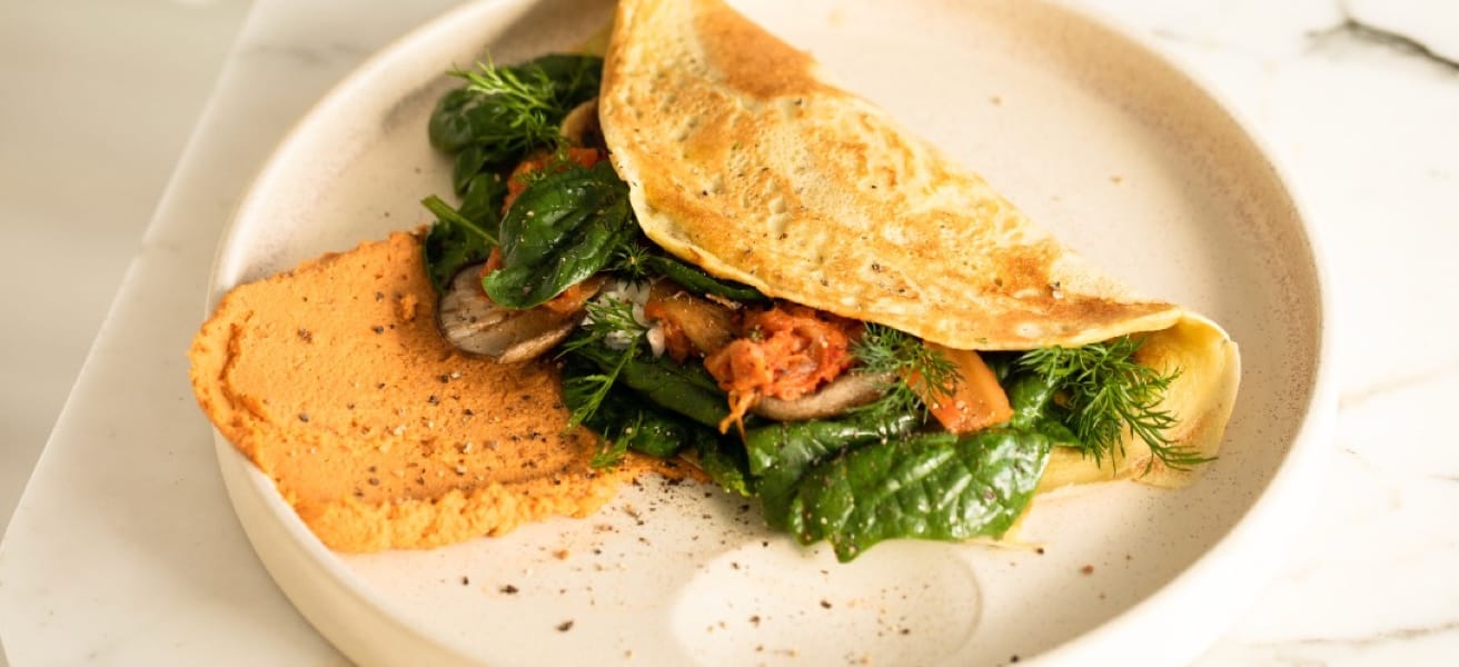 Omlett stuffed with vegetables